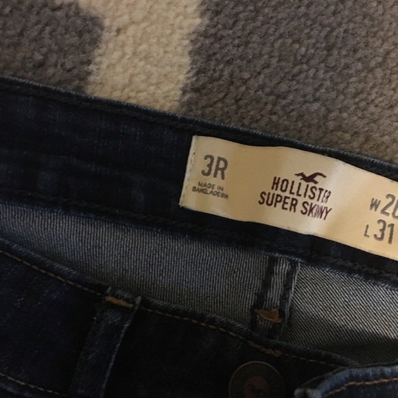 HOLLISTER BACK TO SCHOOL BUNDLE - Picture 8 of 8